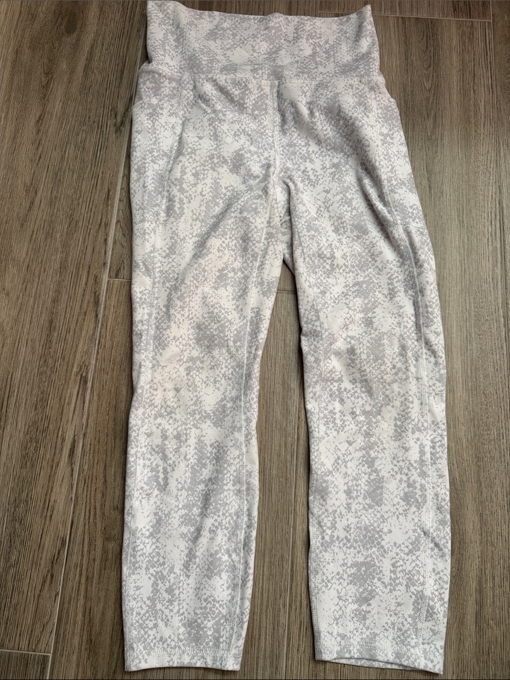 🤍 RBX White & Grey Printed High-Rise Leggings — Size S/P